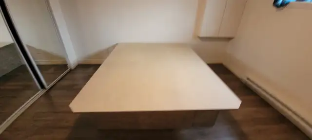 Base de lit (plateforme) Queen in Beds & Mattresses in Québec City - Image 2