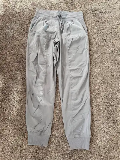 Size 6. Dance studio jogger. Grey Excellent condition $30 Pick up or meet in Sherwood Park