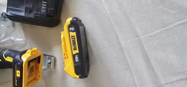 Dewalt 20V MAX* XR® Brushless Compact Drill/Driver Kit in Power Tools in City of Toronto - Image 7