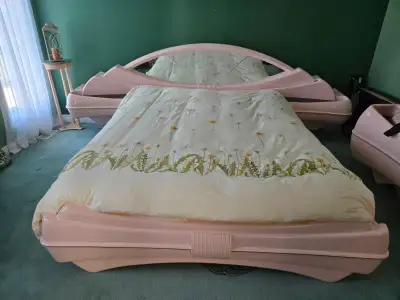Mobilier de chambre à coucher, View more