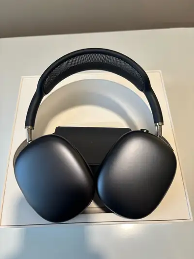 AirPod Max Midnight, View more