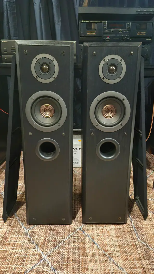 Technics SB-T100 Floor Speakers - IN GREAT CONDITION in Speakers in Oakville / Halton Region - Image 2