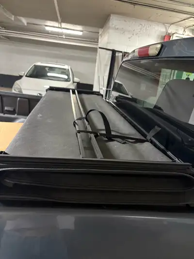 Off of a 1st gen canyon. 5ft bed, will fit the Chevy Colorado of the same gen. Possibly early gen fo...
