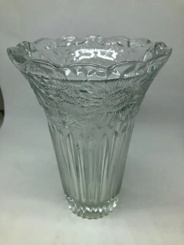 Pronto Luxury Glass vase 7.5 inches tall - NIB62863271930114123