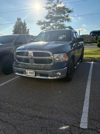 - Purchased brand new when the EcoDiesel engine first came out and original owner. - Accident free -...