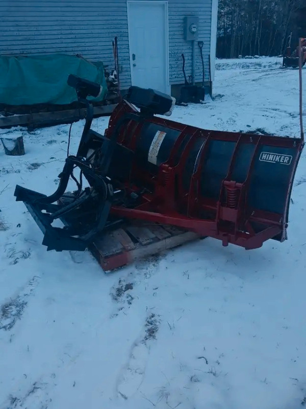 Hiniker 8' Snowplow in Other Parts & Accessories in Sudbury - Image 3