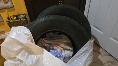 Like new. Less than approx 500 km on them.