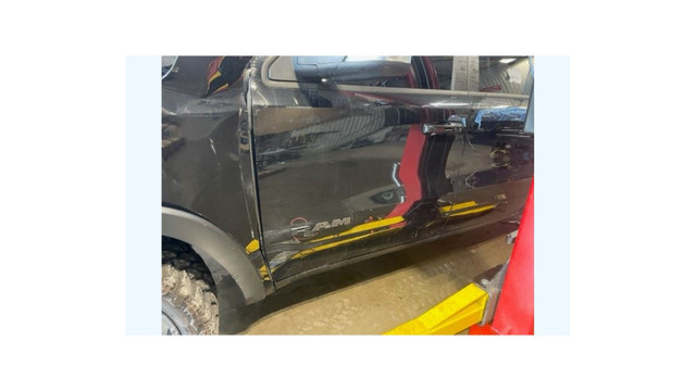 2019-2023 DODGE RAM 1500 NEW STYLE – LEFT FRONT DOOR in Auto Body Parts in Ottawa