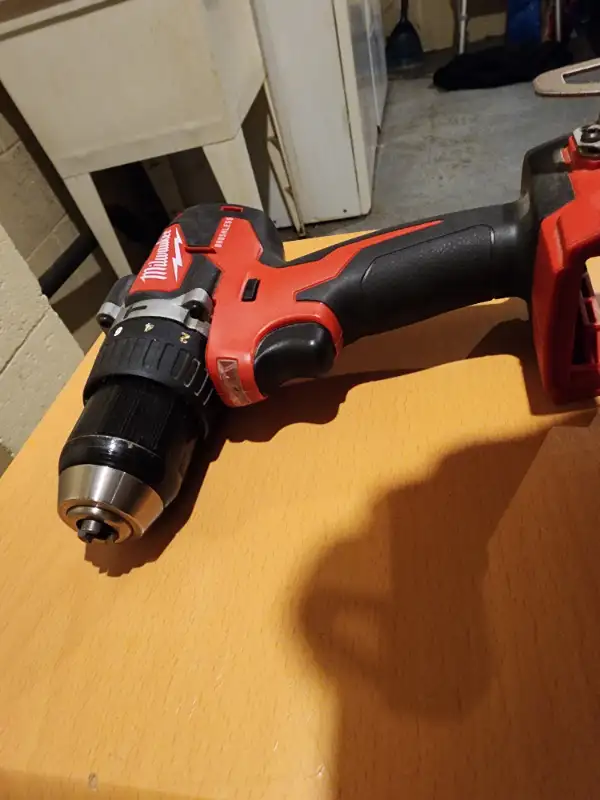 Milwaukee M18 18V Lithium-Ion Brushless Cordless 1/2" Drill Gun in Power Tools in Windsor Region - Image 9