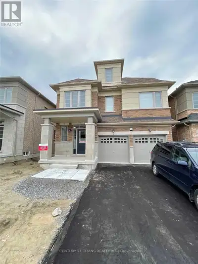 - Located at Leslie St/Queensville Side Rd in East Gwillimbury. Minutes to Hwy 404. - Newly renovate...