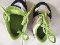 4$/paires souliers pour bébé (3-9 mois) MARQUES