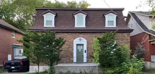 This beautifully maintained century home in downtown features 6 to 7 spacious bedrooms with large wi...