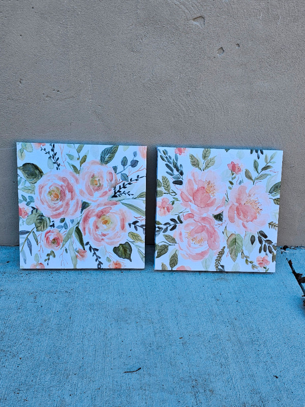 REDUCED! 2 Lovely Floral Canvas Prints for Sale!  in Home Décor & Accents in Markham / York Region