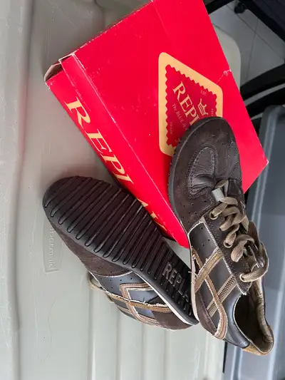 Replay sneakers size 9, View more