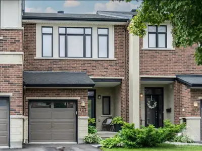 Excellent location 3 bedroom townhouse for rent