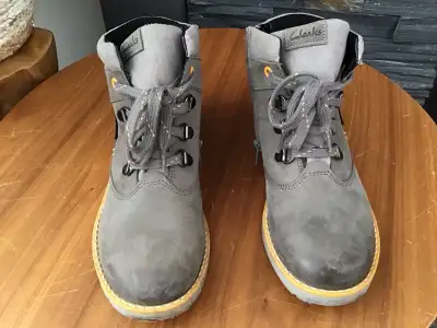 Kids Clark’s Gortex dress boots(size 2) , View more