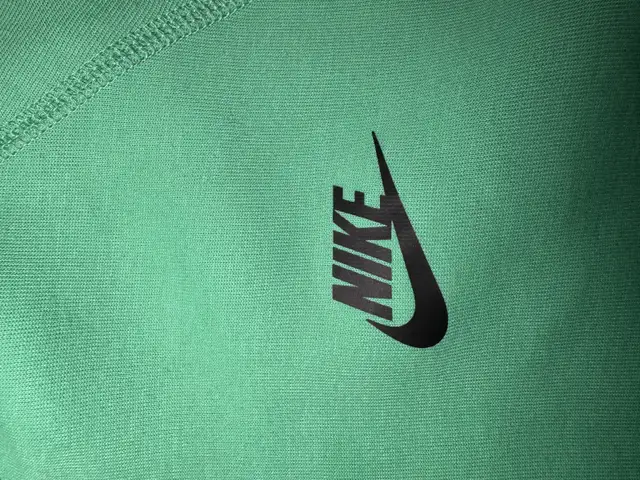 Nike Tech Fleece in Kids & Youth in Dartmouth - Image 4
