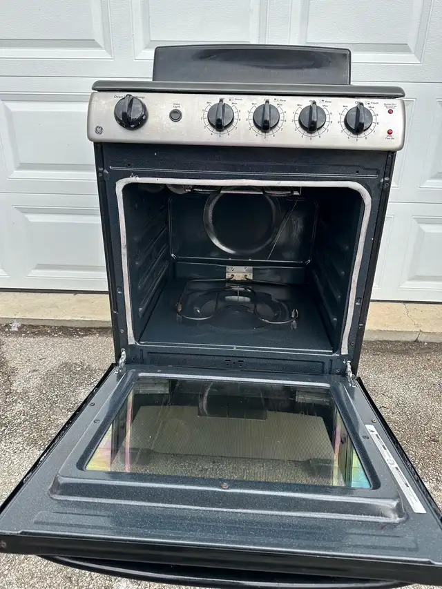 24” GE COIL TOP ELECTRIC STOVE STAINLESS STEEL APARTMENT SIZE  in Stoves, Ovens & Ranges in City of Toronto - Image 7
