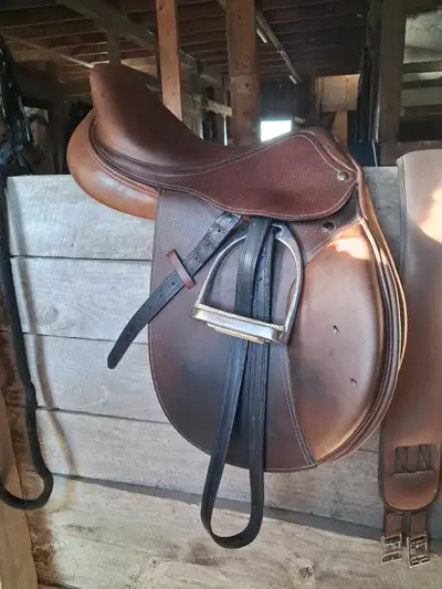 Close contact saddle., View more