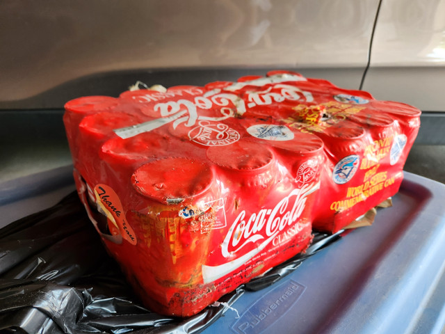 1992 Toronto Blue Jays commemorative World Series Coca Cola cans in Arts & Collectibles in Markham / York Region - Image 3