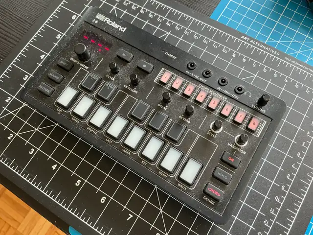 Roland Aira J6 in Pro Audio & Recording Equipment in City of Toronto - Image 3