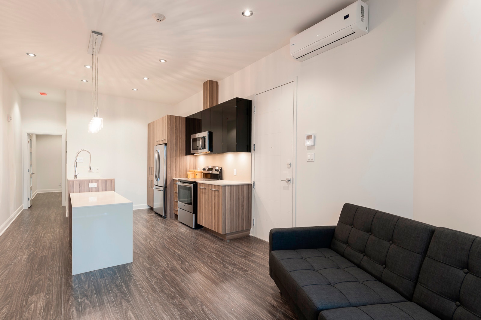 Furnished, All-included 2 bedroom Apartment Downtown! — photo 2