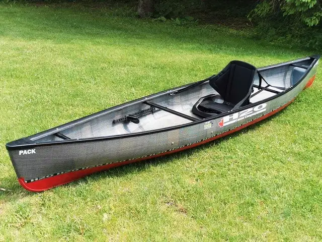 Kevlar / Carbon Canoes in Other in Moncton - Image 6