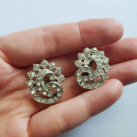 Vintage Jewel Crystal Swirl Clip-On Earring