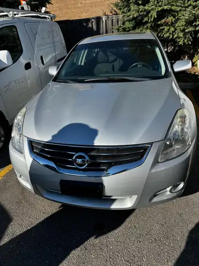 Selling a 2011 Nissan Altima this car is very clean and good running condition.Asking for 7,500 if i...