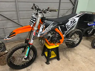 2022 Ktm sx 85 with 45 hours Full fmf exhaust Stock exhaust Brand new back tire Air pump Air box was...