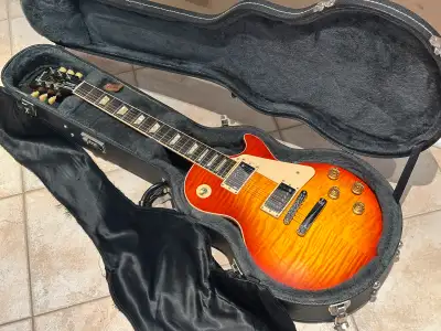 2010 Gibson Les Paul Traditional - Heritage Cherry Sunburst in excellent condition overall, very lig...