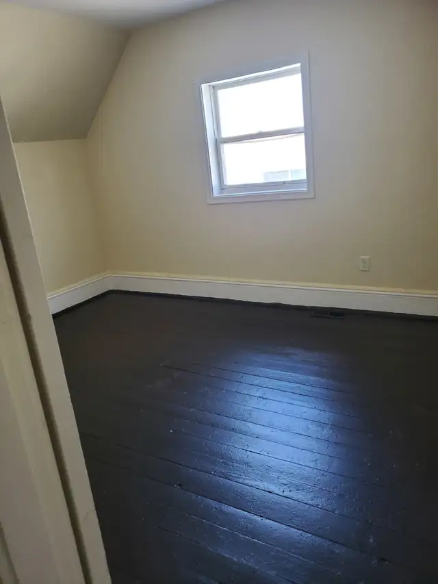 Central Bright Cozy 3 + 1 room House for Mature in Long Term Rentals in Truro - Image 4