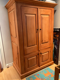 Armoire de rangement en bois massif