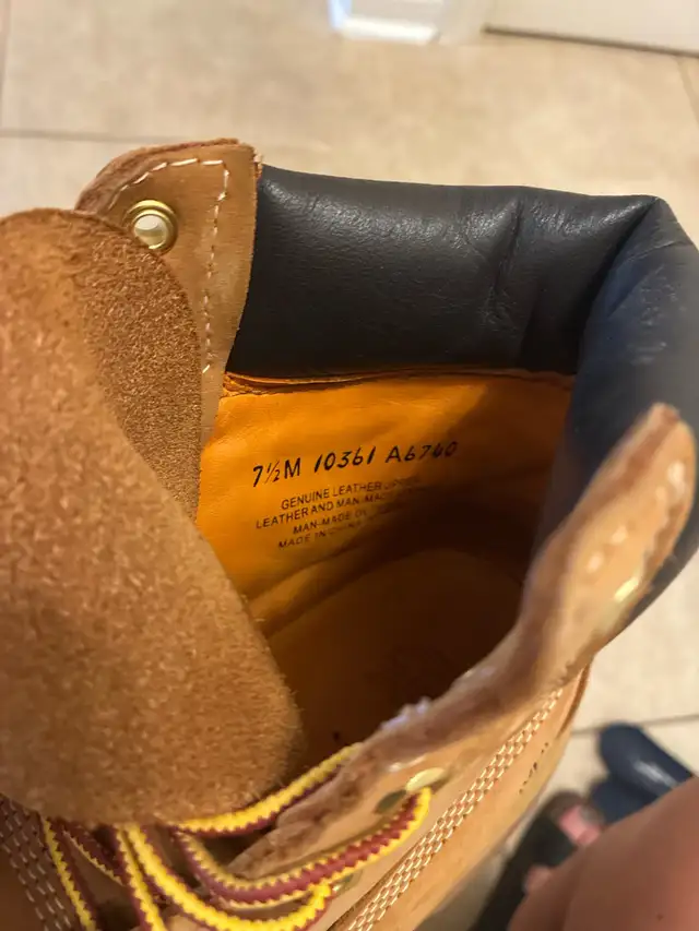 Timberland Boots - like new  in Clothing, Shoes & Accessories in Markham / York Region - Image 4