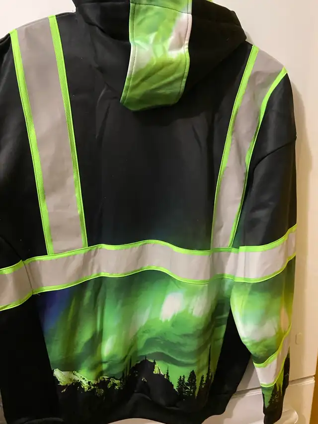 SafetyShirtz High Visibility Hoodie Northern Lights Reflective in Men's in Oshawa / Durham Region - Image 6