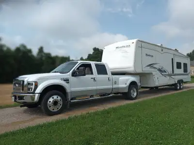 2008 Ford Lariat Super duty, Amazing truck and in ..beyond fantastic condition... new starter just i...