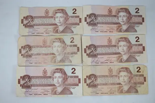 MORE RETIRED OLD CANADA PAPER MONEY - 6 TWWO DOLLAR BILLS 1986 in Arts & Collectibles in Mississauga / Peel Region - Image 2
