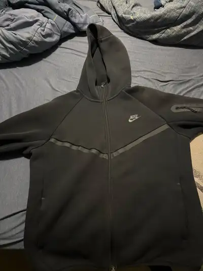 Nike Tech Fleece Full Zip Hoodie – Black – Excellent Condition, View more