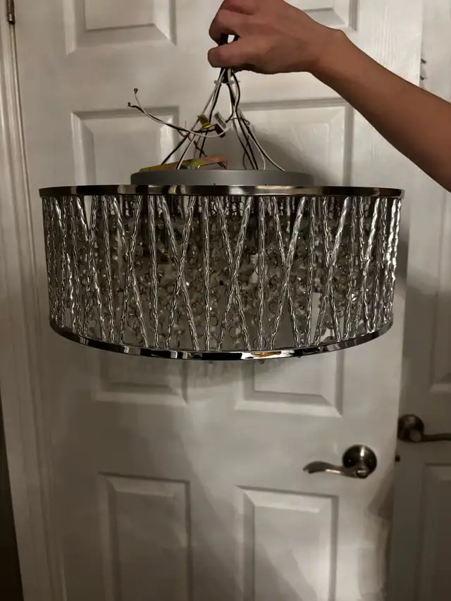 Crystal Light Chandelier in Indoor Lighting & Fans in Markham / York Region - Image 3