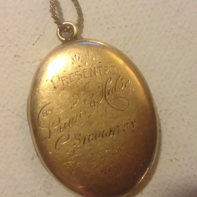 Antique Old Vintage Photo Locket Pendant in Arts & Collectibles in Vancouver - Image 7
