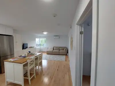 2 Bedroom Apartment -- 1 FREE month --