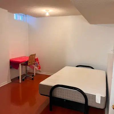 Cozy & Affordable Room for Rent – Great Location! Looking for a quiet, convenient place to live? A c...