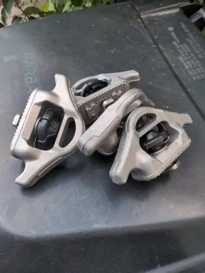 Taken off my Titan, should fit Frontier or any truck with a utilitrack system