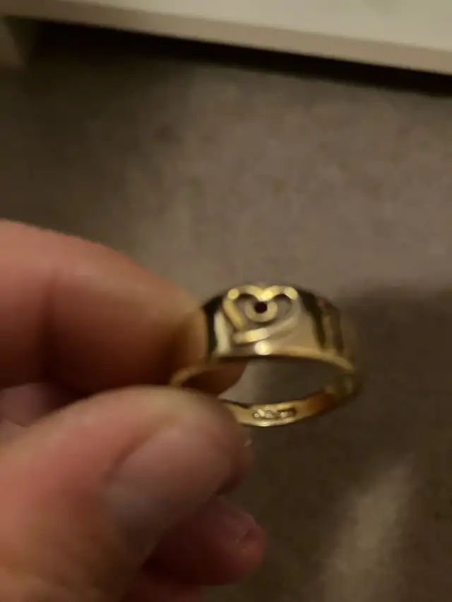 Gold Heart Ring512633975604531201