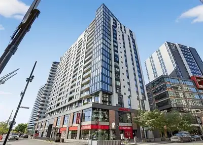GRIFFINTOWN DOWNTOWN MONTREAL CENTRE-VILLE CONDO. Available NOW FULLY FURNISHED ON THE 9TH FLOOR. GY...
