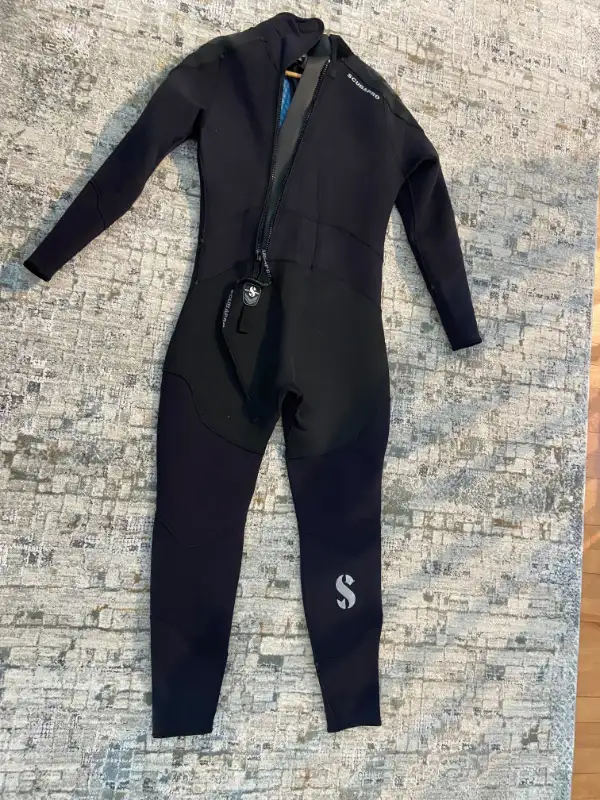 ScubaPro Men's Size 2XLS Wetsuit 3mm in Water Sports in Ottawa - Image 3