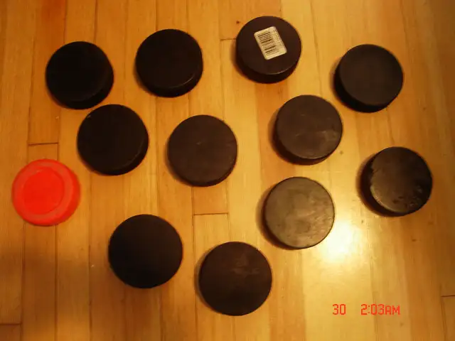 ** Hockey Helmets,Shin Pads, Sticks, Shorts,Soccer Pads** in Hockey in Calgary - Image 10