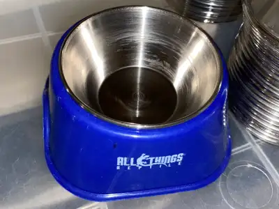 Blue 1.5 oz cup holders and 1.5 oz ST cups/dishes, View more