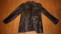 Manteau cuir noir small - 19 $