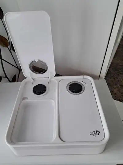 Distributeur de nourriture , View more